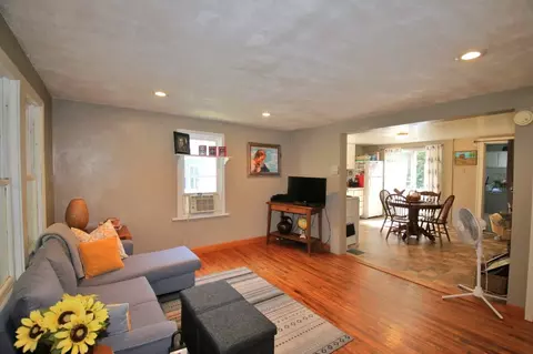 501 S Henry St, Eureka, IL 61530 photo 8