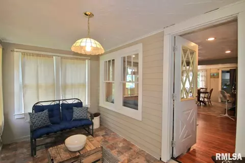 501 S Henry St, Eureka, IL 61530 photo 5