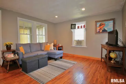 501 S Henry St, Eureka, IL 61530 photo 11