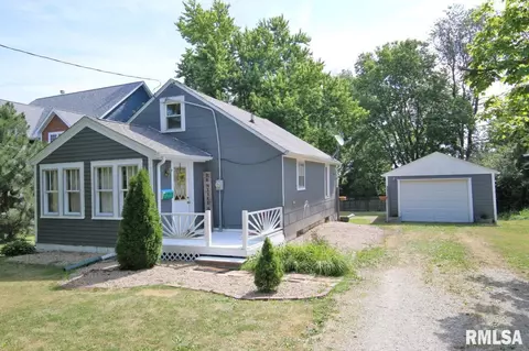 501 S Henry St, Eureka, IL 61530 photo 3