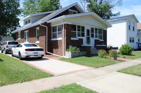 338 E 2nd St, El Paso, IL 61738 photo 1