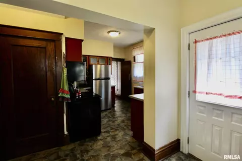 338 E 2nd St, El Paso, IL 61738 photo 15