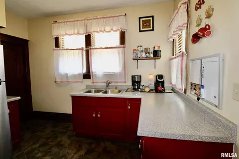 338 E 2nd St, El Paso, IL 61738 photo 13