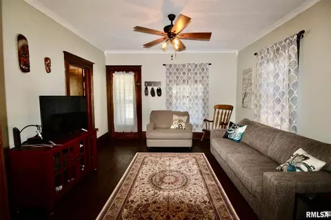 338 E 2nd St, El Paso, IL 61738 photo 5