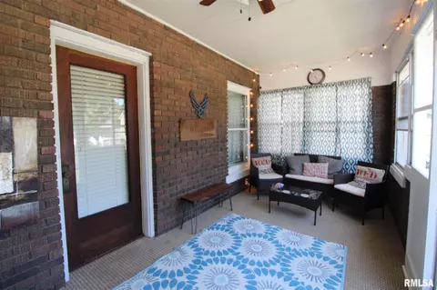 338 E 2nd St, El Paso, IL 61738 photo 3