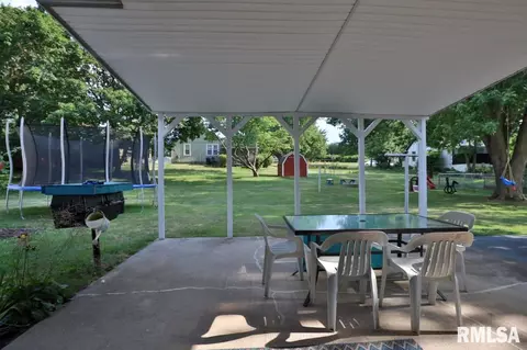 304 W Crow St, Eureka, IL 61530 photo 40