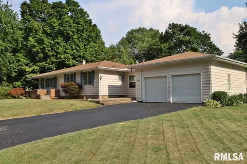 304 W Crow St, Eureka, IL 61530 photo 3