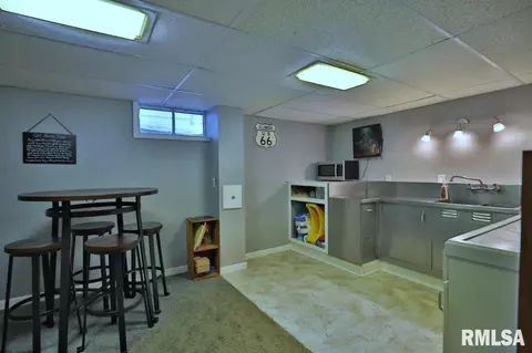 304 W Crow St, Eureka, IL 61530 photo 28