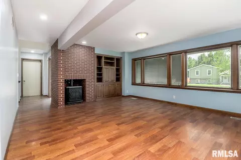 205 E Garfield St, Minier, IL 61759 photo 8