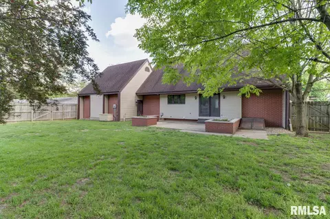 205 E Garfield St, Minier, IL 61759 photo 40