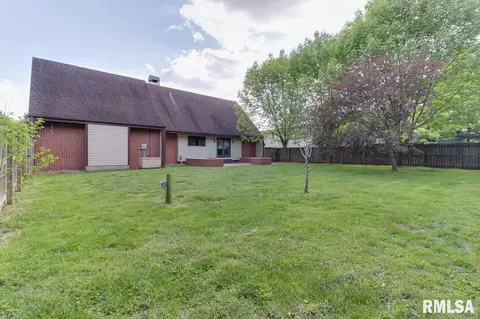 205 E Garfield St, Minier, IL 61759 photo 42