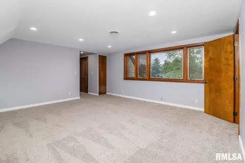 205 E Garfield St, Minier, IL 61759 photo 23