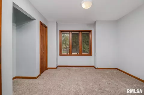 205 E Garfield St, Minier, IL 61759 photo 15