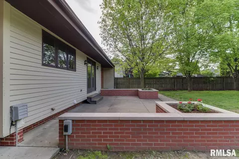 205 E Garfield St, Minier, IL 61759 photo 38