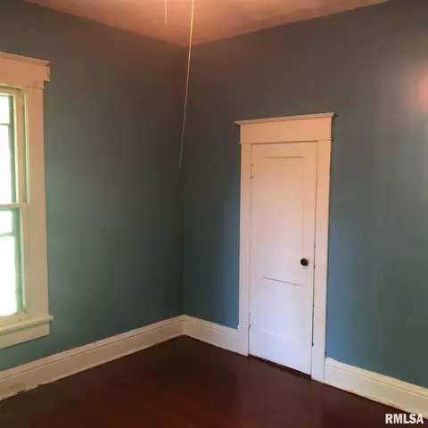 428 N 2nd St, Canton, IL 61520 photo 8
