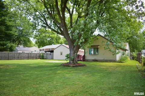 2209 Easter Ave, Pekin, IL 61554 photo 5