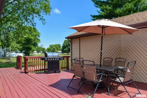 2209 Easter Ave, Pekin, IL 61554 photo 7