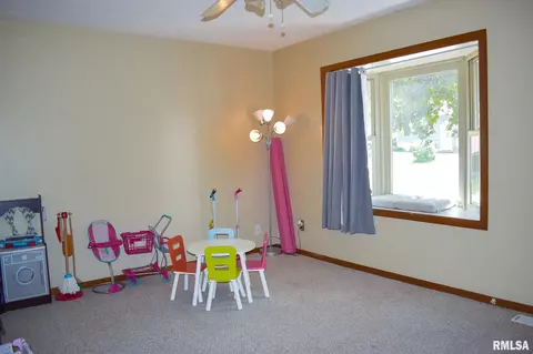 2209 Easter Ave, Pekin, IL 61554 photo 16
