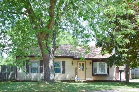 2209 Easter Ave, Pekin, IL 61554 photo 1