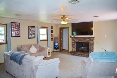 2209 Easter Ave, Pekin, IL 61554 photo 9