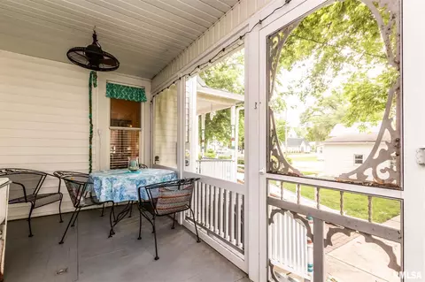 812 3rd St, Henry, IL 61537 photo 4