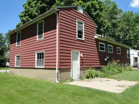 427 S Johnson St, Macomb, IL 61455 photo 3