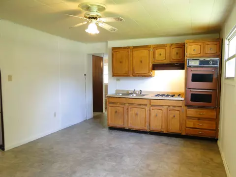 427 S Johnson St, Macomb, IL 61455 photo 10
