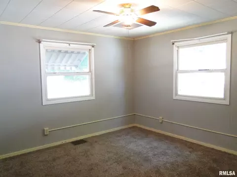 427 S Johnson St, Macomb, IL 61455 photo 14