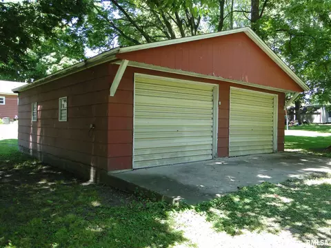 427 S Johnson St, Macomb, IL 61455 photo 5