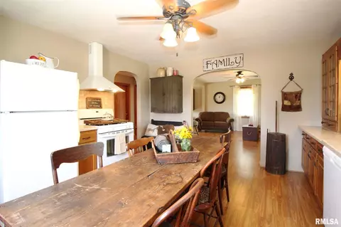 307 E 10th St, Glasford, IL 61533 photo 16