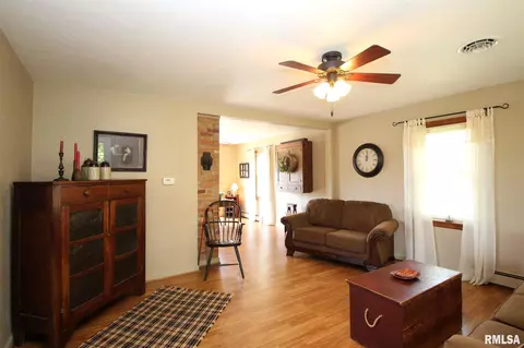 307 E 10th St, Glasford, IL 61533 photo 8