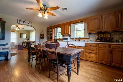 307 E 10th St, Glasford, IL 61533 photo 14