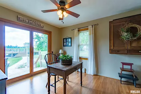 307 E 10th St, Glasford, IL 61533 photo 9