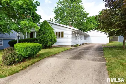 107 S Liberty St, Eureka, IL 61530 photo 3