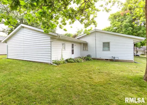 107 S Liberty St, Eureka, IL 61530 photo 8