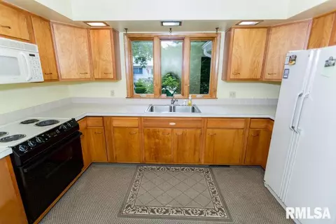 107 S Liberty St, Eureka, IL 61530 photo 25