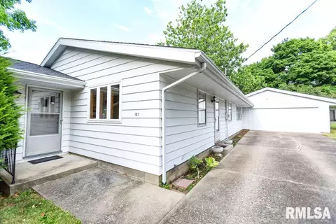 107 S Liberty St, Eureka, IL 61530 photo 6