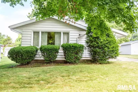 107 S Liberty St, Eureka, IL 61530 photo 5