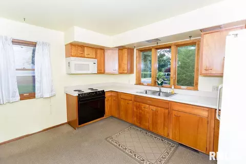 107 S Liberty St, Eureka, IL 61530 photo 22