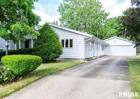 107 S Liberty St, Eureka, IL 61530 photo 1