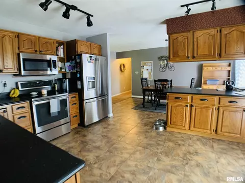 29 Prairie Rd, Macomb, IL 61455 photo 22