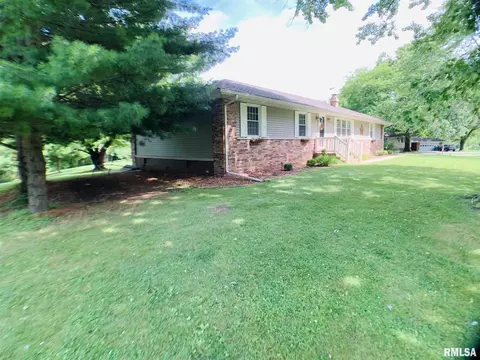 29 Prairie Rd, Macomb, IL 61455 photo 2