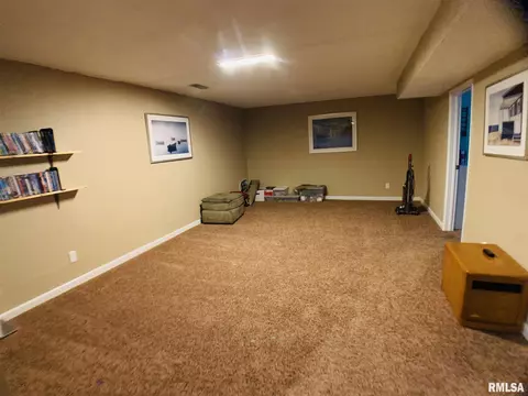 29 Prairie Rd, Macomb, IL 61455 photo 28