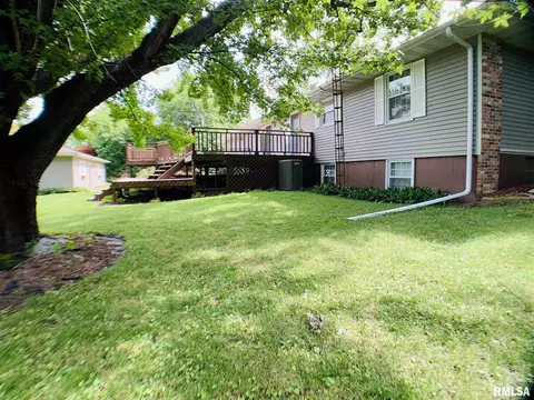 29 Prairie Rd, Macomb, IL 61455 photo 3