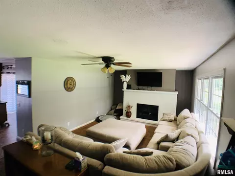 29 Prairie Rd, Macomb, IL 61455 photo 11