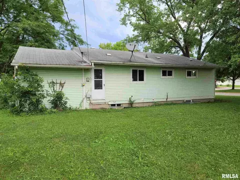 833 Bobby Ave, Macomb, IL 61455 photo 11