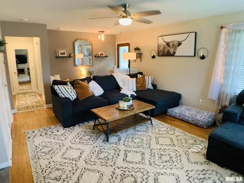1362 Parkview Dr, Macomb, IL 61455 photo 6