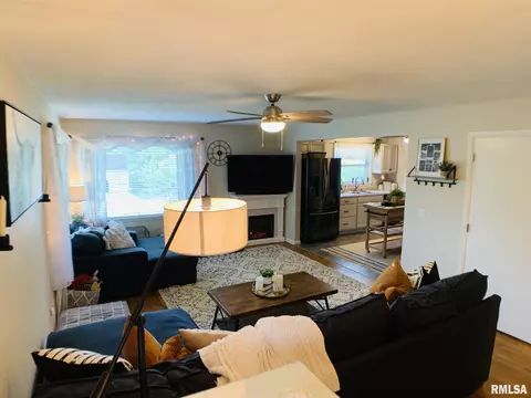 1362 Parkview Dr, Macomb, IL 61455 photo 8