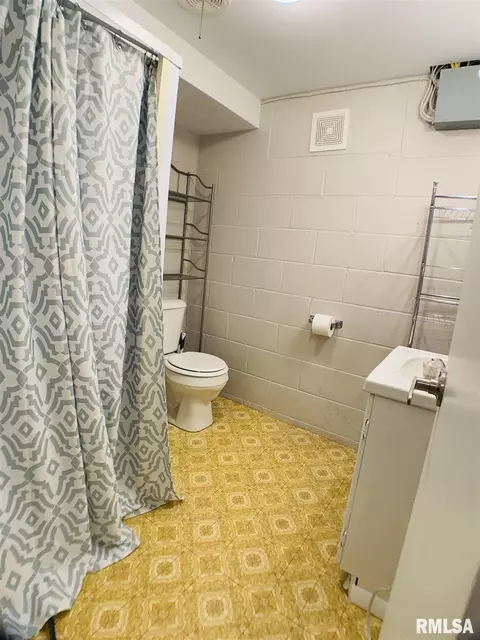 1362 Parkview Dr, Macomb, IL 61455 photo 25