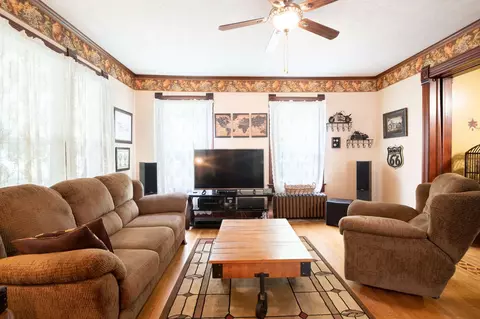 609 W 3rd St, Delavan, IL 61734 photo 8